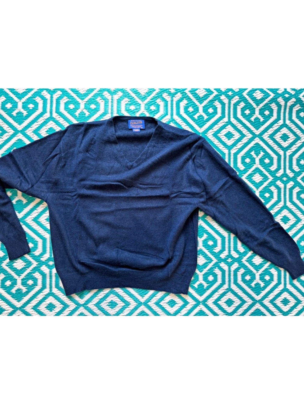Pendleton Men’s 100% Cashmere V-Neck Sweater Navy Blue Size M